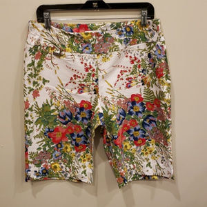 Peck&Peck floral pull on shorts size 14